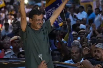 During Lok Sabha Election 2024, Arvind Kejriwal greeting his supporters after bail