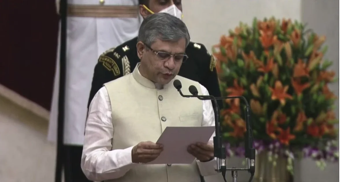 Ashwini Vaishnaw taking oath in 2021