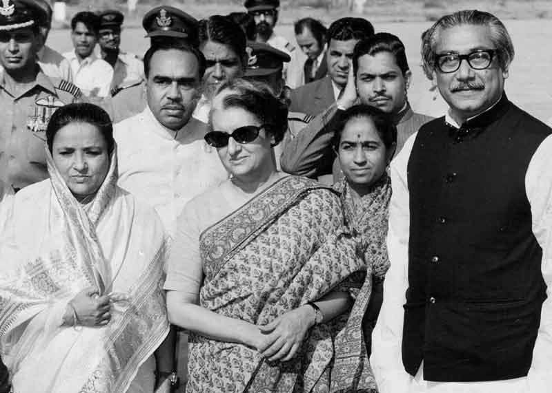 Sheikh Mujibur Rahman with Indira Gandhi