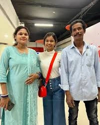 Sona Dey with parents