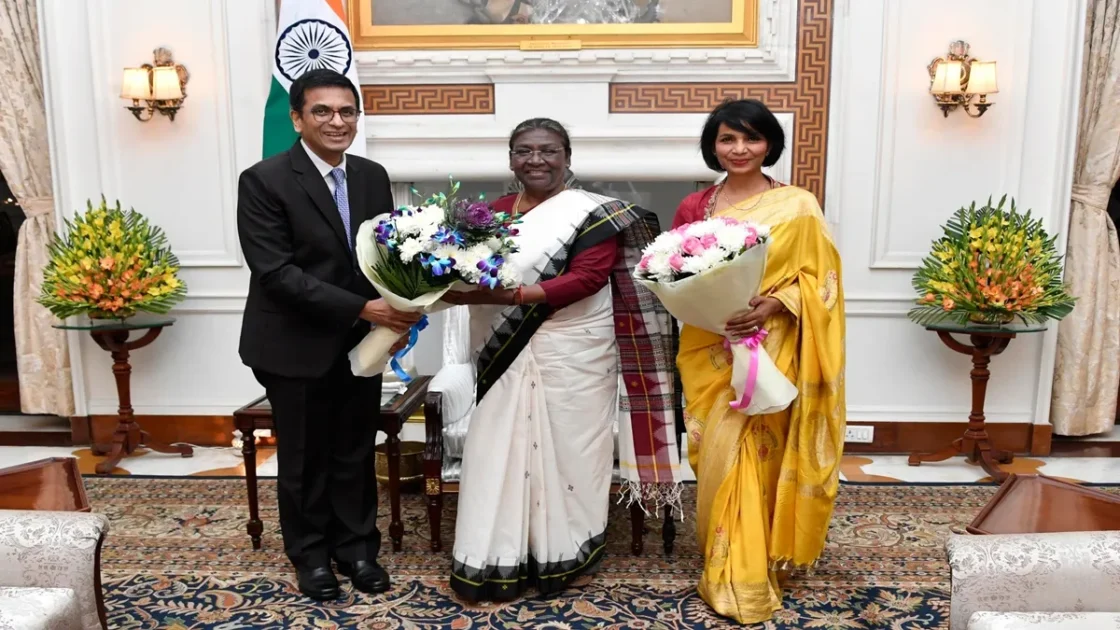 DY Chandrachud meeting the President as chief Justice