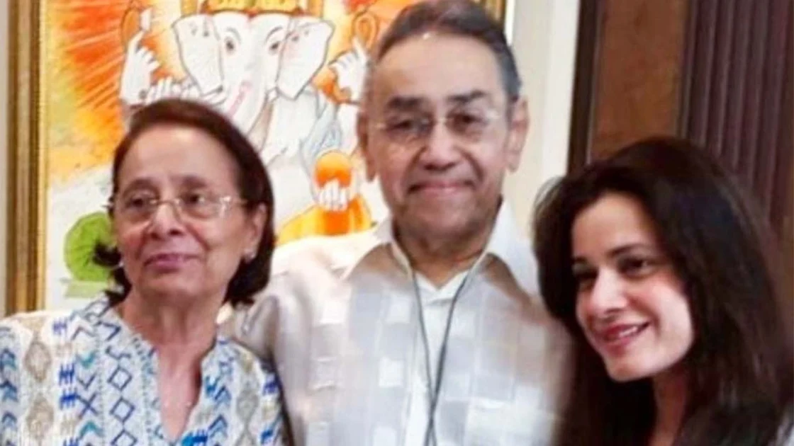 Neelam with her parents