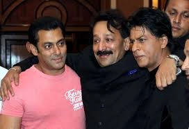 baba siddique with shahrukh and salman khan