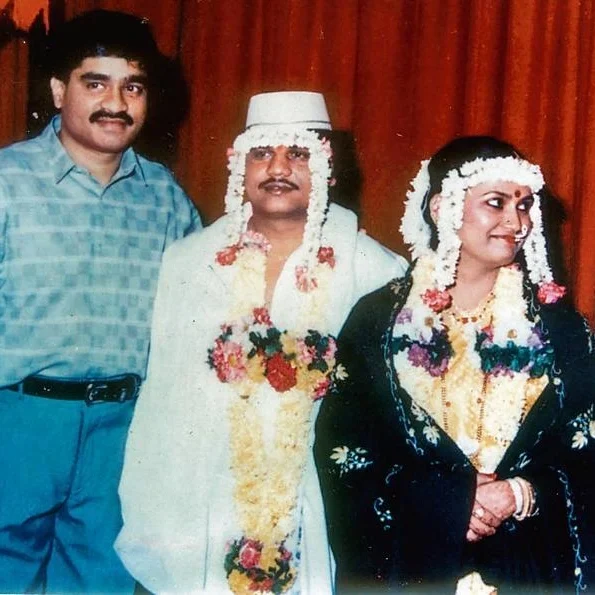 chhota rajan with his wife at his wedding along with dawood