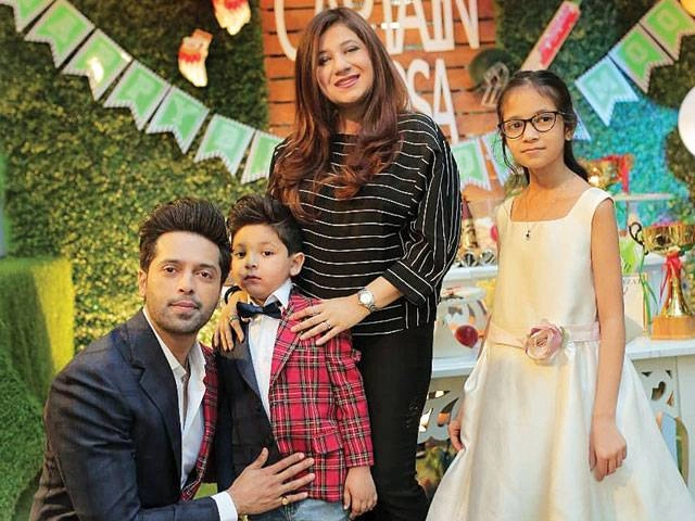 fahad-mustafa-wife-and-children