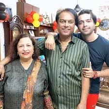 fahad mustafa with his parents