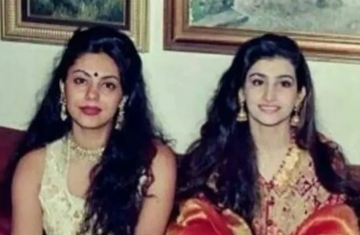 Shalini-with-Gauri-khan-in-young-days