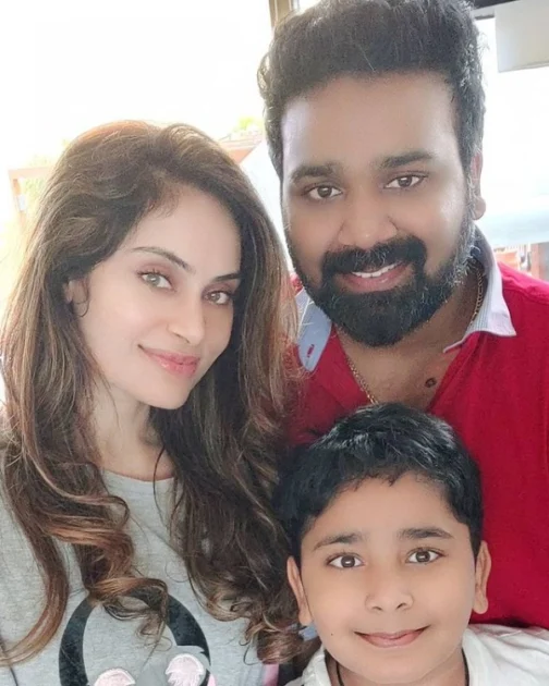 shrutika with husband and son