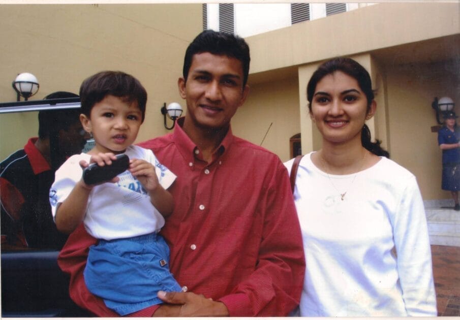 Aryan bangar with parents in childhood