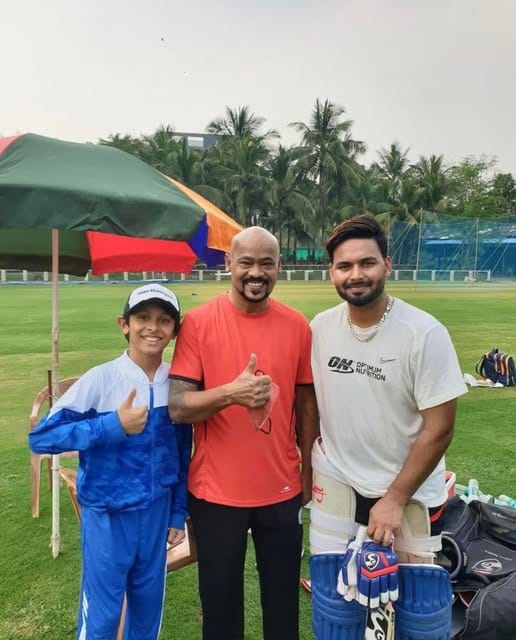 Jesus Christiano with father Vinod and cricketer Rishabh Pant