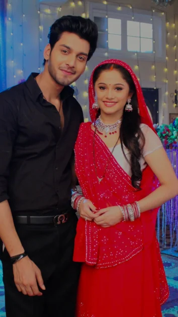 Aman Jaiswal with Shagun Singh on the set of Dhartiputra Nandini